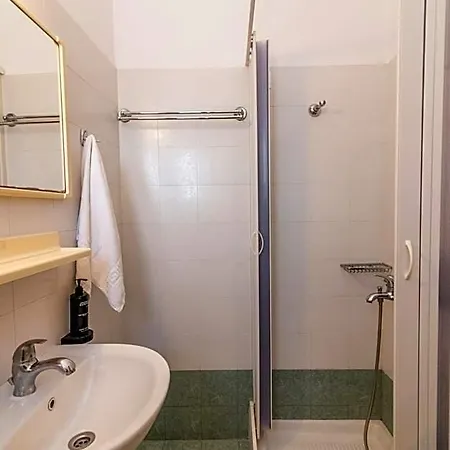 Hotel Ageri 3*